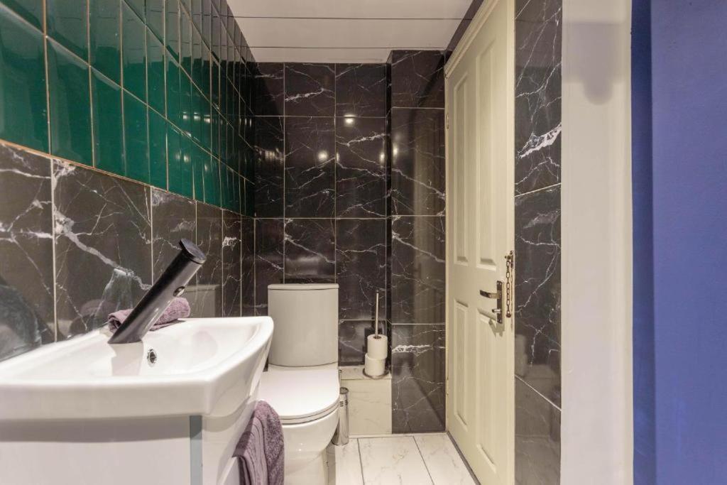 Beautiful Boutique Edinburgh Abode - Sleeps 4 Lägenhet Exteriör bild